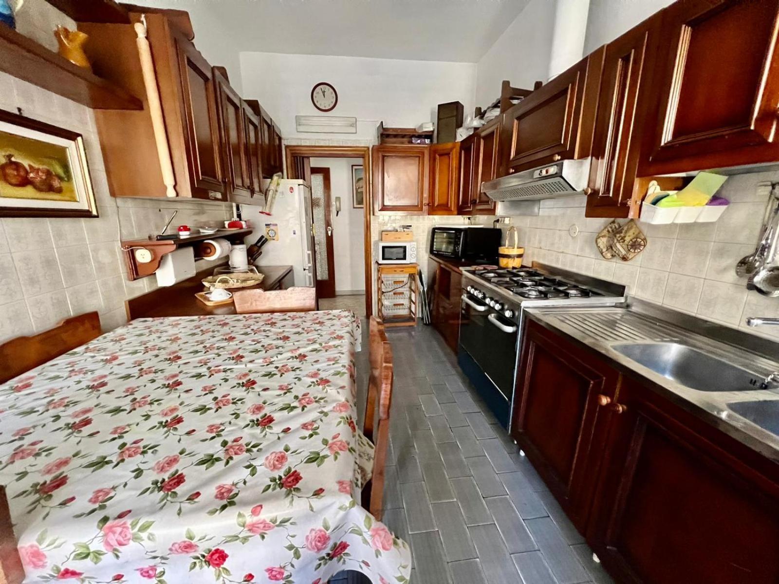شقة Casa Relax Nel Centro Storico Con Posto Auto فيكو إيكوينس المظهر الخارجي الصورة