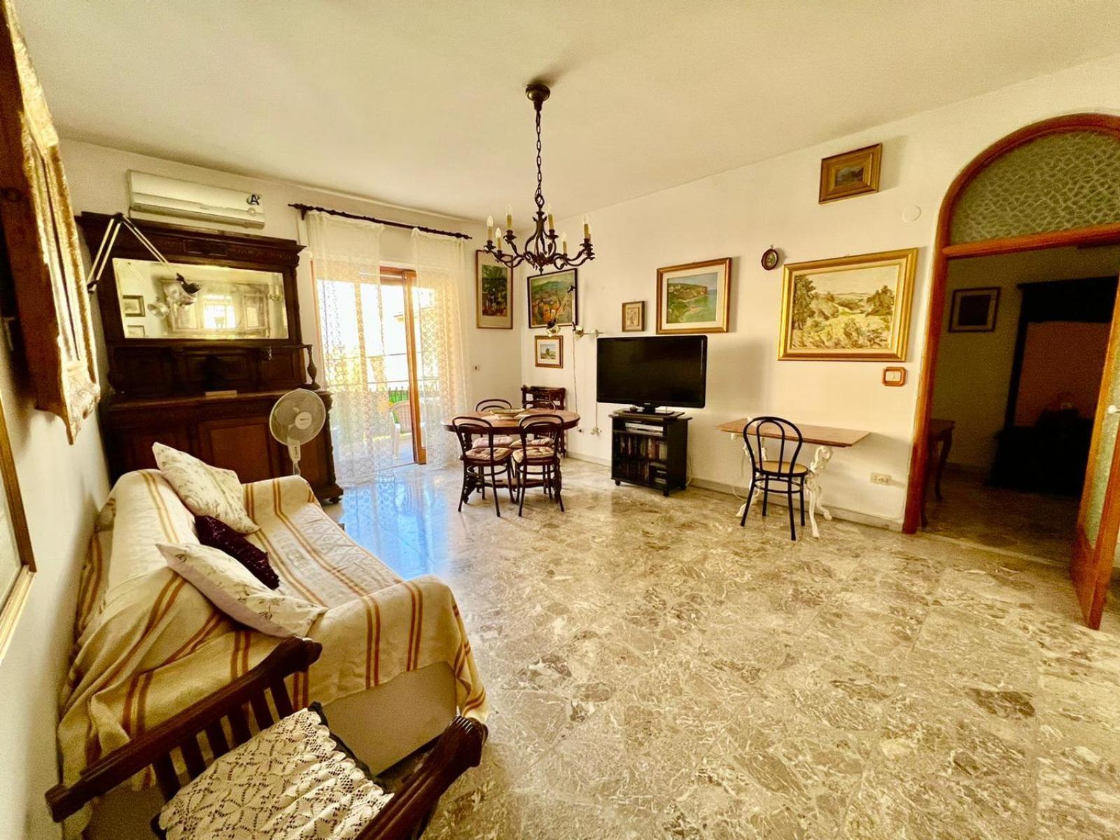 شقة Casa Relax Nel Centro Storico Con Posto Auto فيكو إيكوينس المظهر الخارجي الصورة